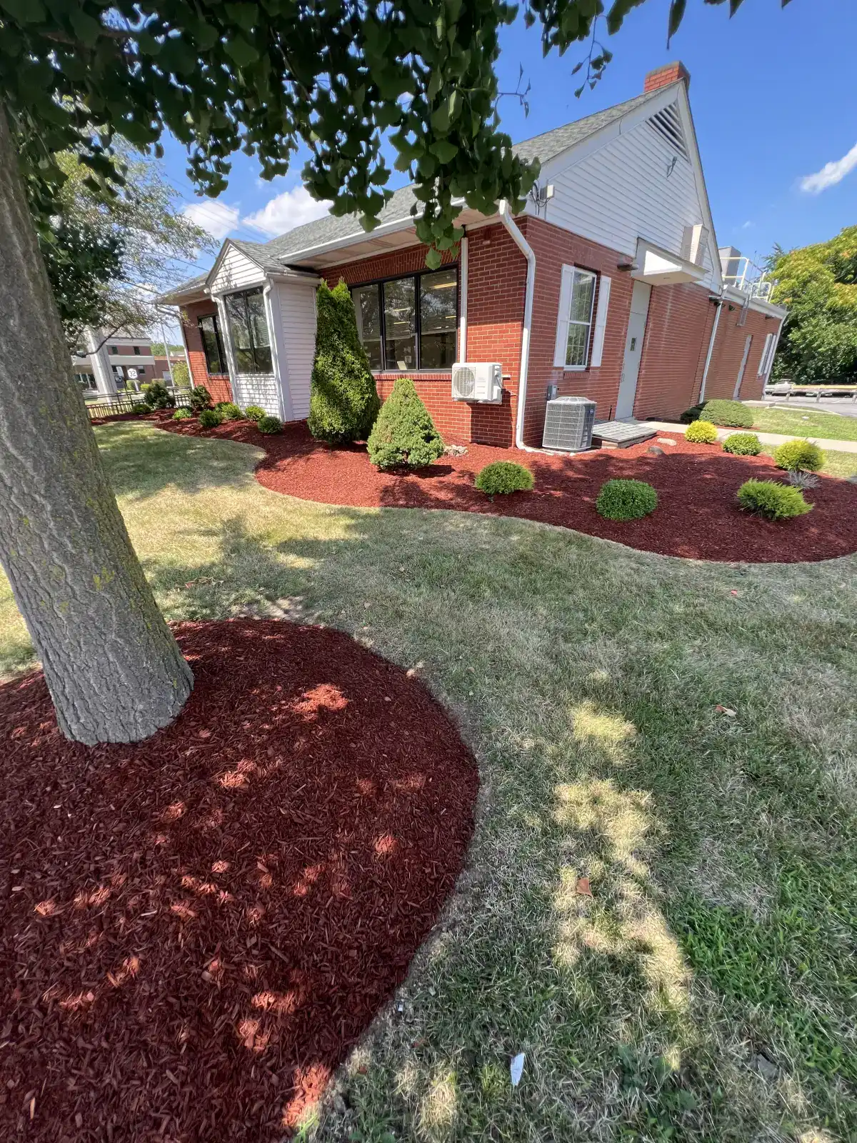 HOA grounds maintenance in the Hudson Valley